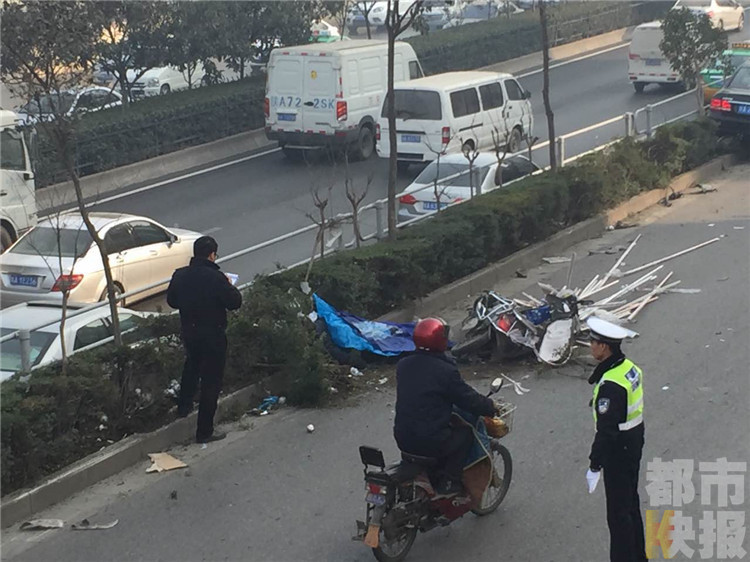 男子骑电车避罚款遭遇悲剧，引发社会深思