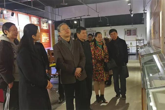 南充民族服饰文化展览，绚丽展现多彩民族风情