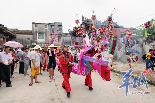 地方风俗的魅力与传承，传统习俗的延续与影响